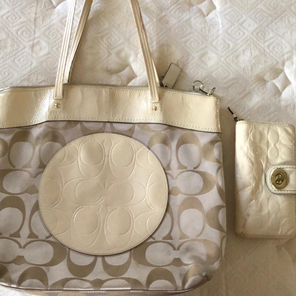 Coach purse and wallet